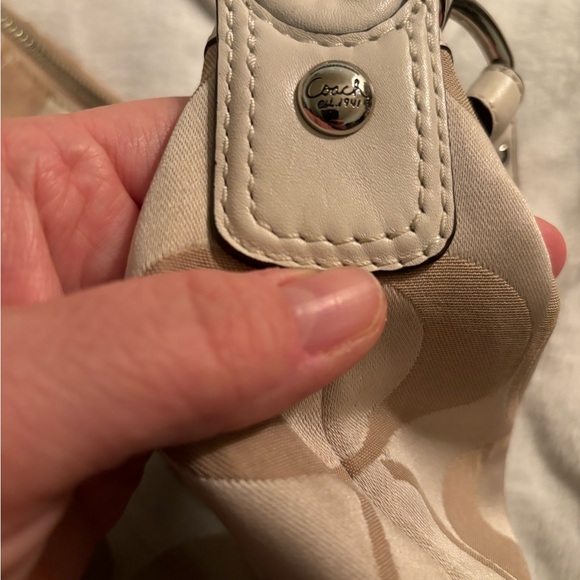 COACH handbag . EUC. - Picture 7 of 7